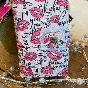 NWT BETSEY JOHNSON “LIPS” KEYCHAIN CARD WALLET VHTF